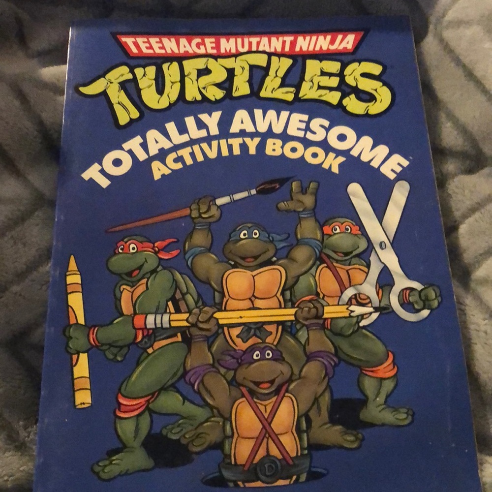 NEW Teenage Mutant Ninja Turtles TOTALLY AWESOME Activity book.  1990.